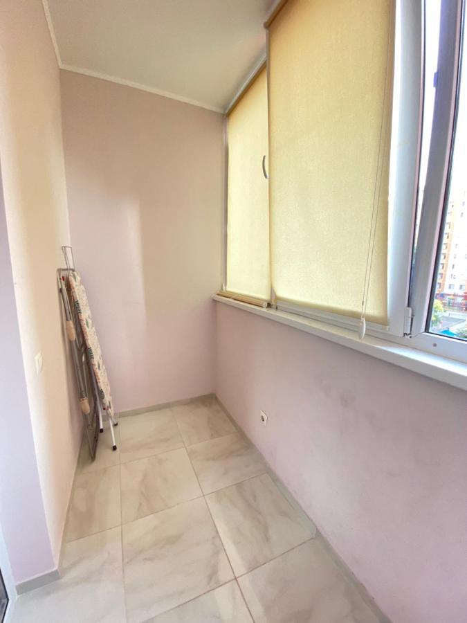 Cozy Two Bedroom Large Apartment Chisinau Exterior photo