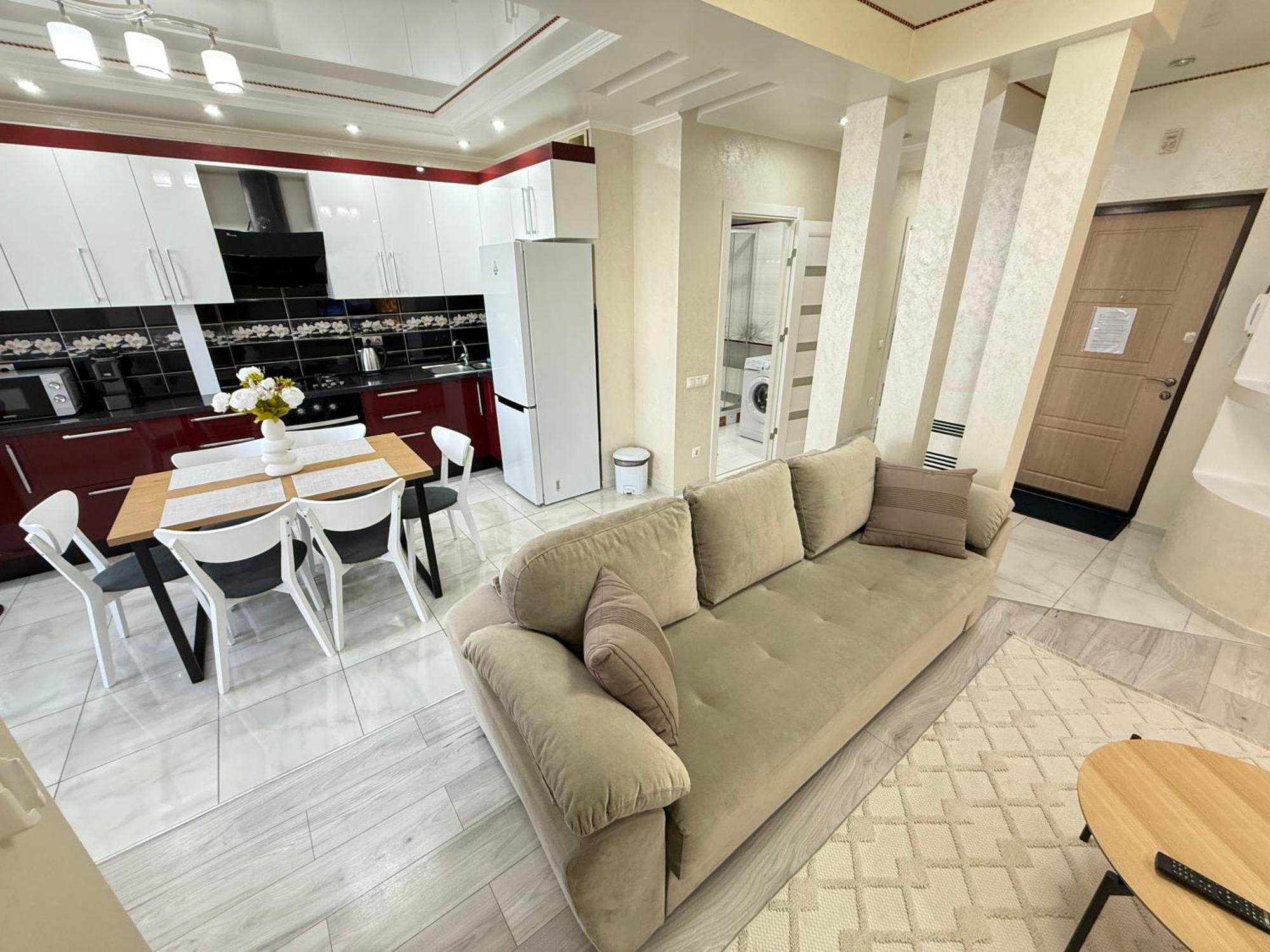 Cozy Two Bedroom Large Apartment Chisinau Exterior photo